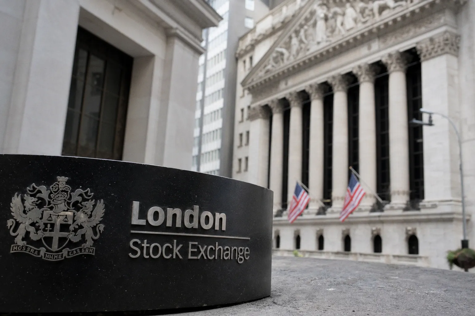 Evaluate factors driving MT5 broker slippage rates